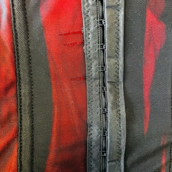 Red & Black Corset-Style Bustier w/ Lace & Ruffle Hem - Picture 7 of 8